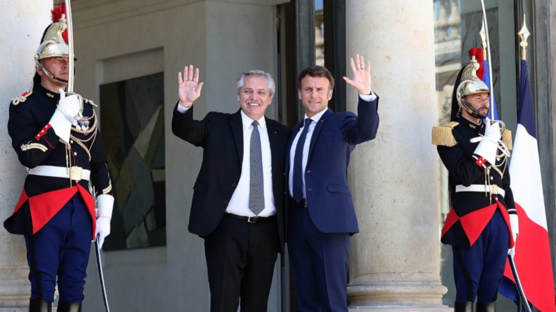 Fernández y Macron condenaron la guerra en Ucrania